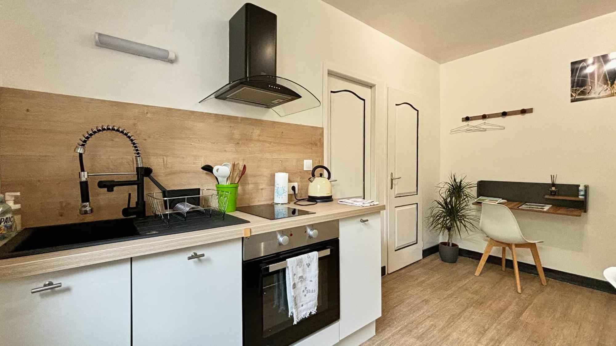 Agreable Studio En Hyper Centre نيفي المظهر الخارجي الصورة